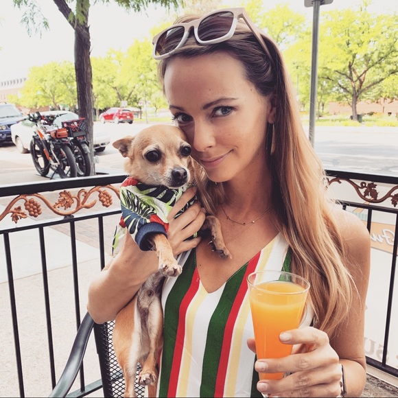 Meet your Posher, Christina - Picture 4 of 6